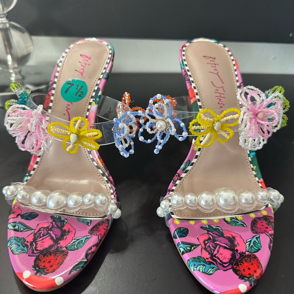 🆕Betsey Johnson GOLDIEE Bright Beaded Floral Heels - Picture 5 of 17